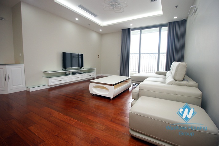 A 3 bedroom apartment for rent in Vinhome Nguyen Chi Thanh